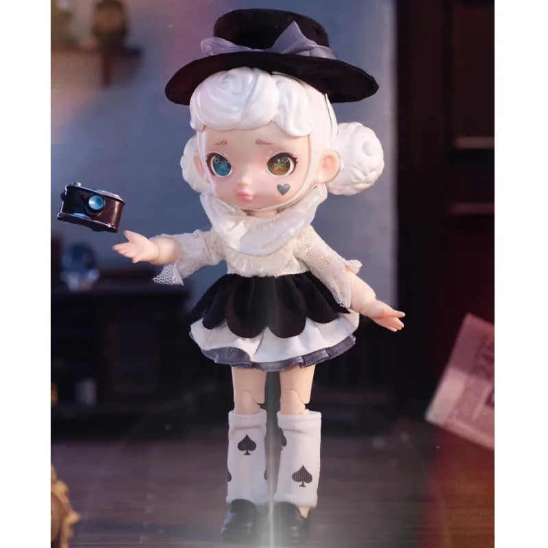 Laura – Black and White Spectrum Series OB11 BJD 1/12 Scale Collectible Figure