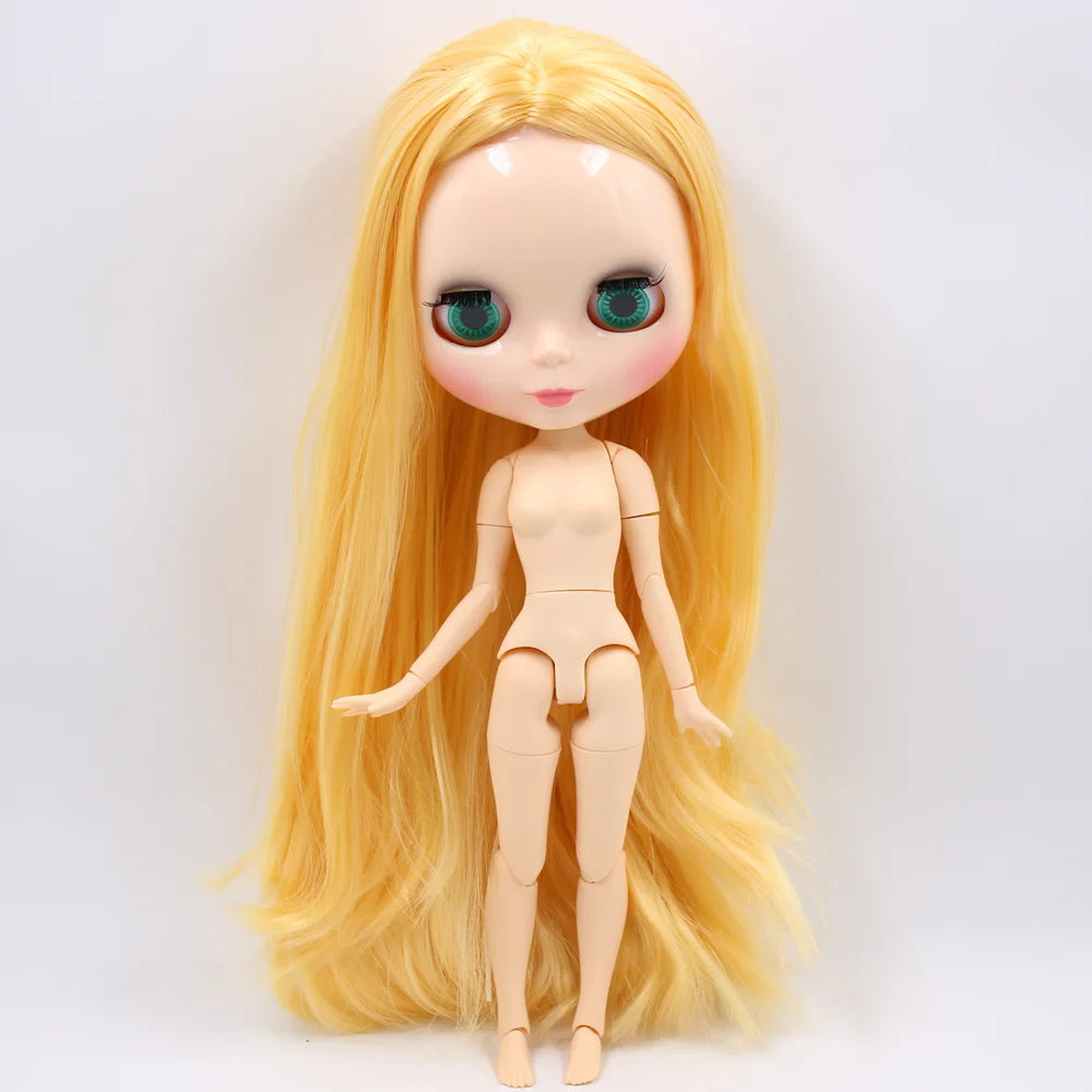 ICY DBS Blyth Doll Series No.BL0658 Blonde hair with Natural skin side view