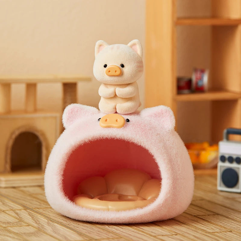 52TOYS LULU The Piggy  Caturday 1PC Action Figure Collectible Toy Desktop Decoration Gift