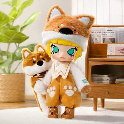 POP MART MOLLY Hugging 1/8 Action Figure