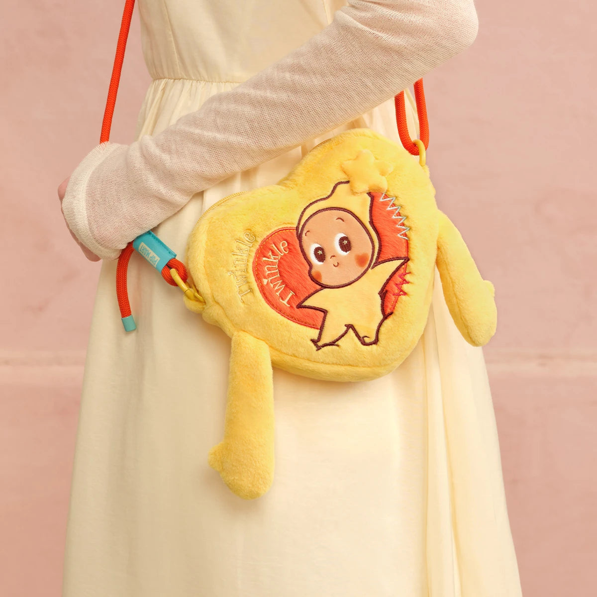POP MART Twinkle Twinkle Crush On You Hand-in-Hand Heart Bag